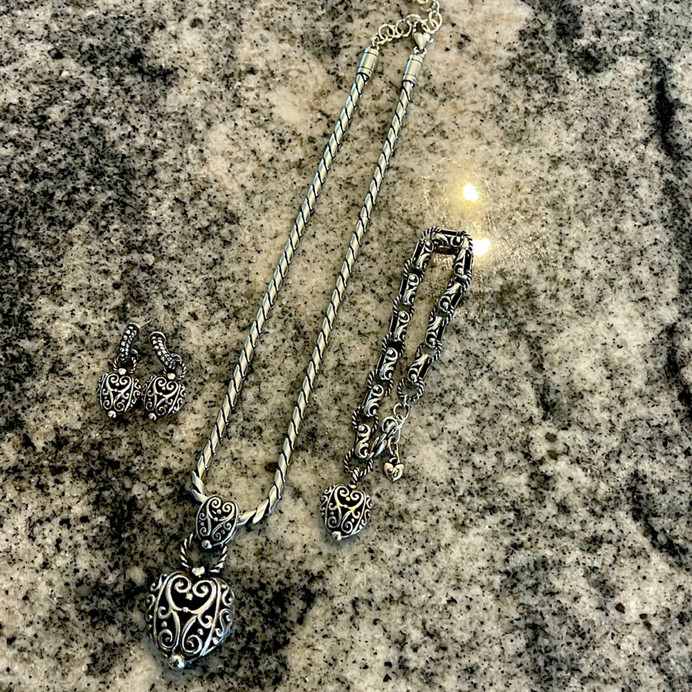 Beautiful Brighton set! Necklace, bracelet, and earrings.